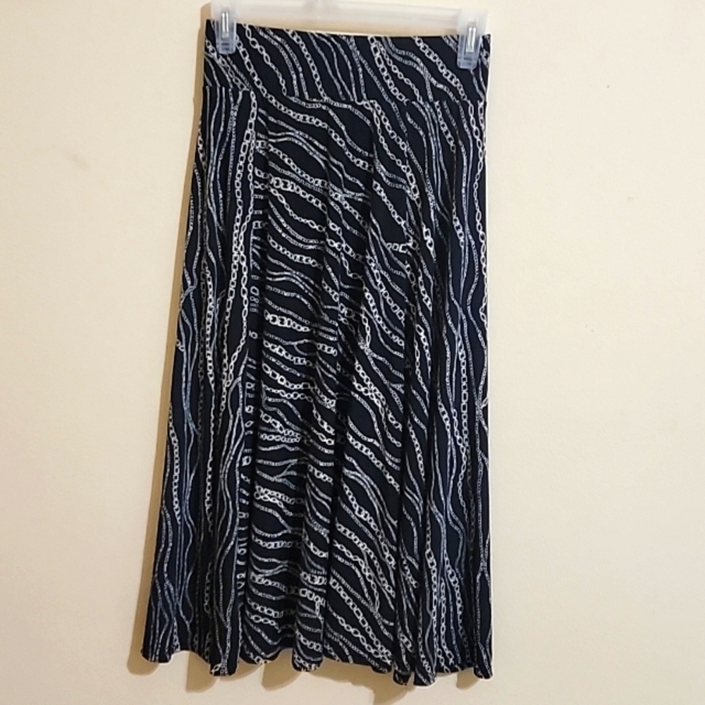 Worthington Stretch flowy chain skirt